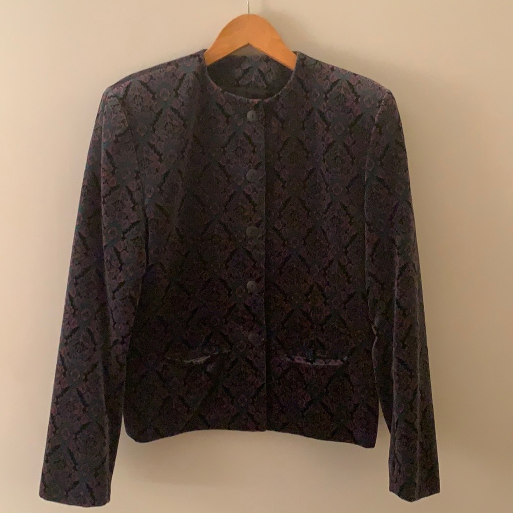 Talbots lined fall and winter jacket. Size 6 beautiful for the holidays.